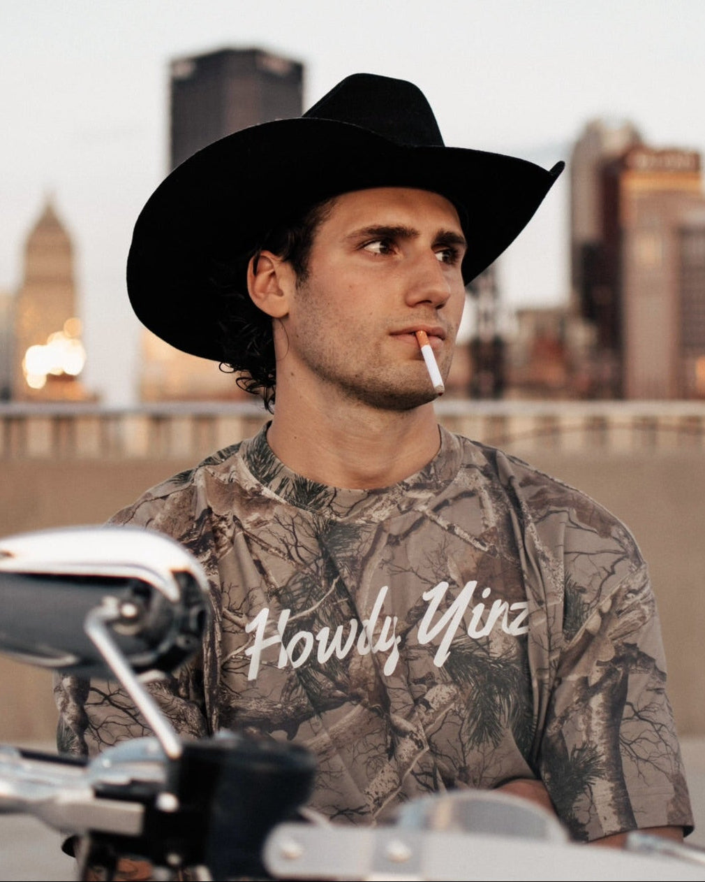 Howdy Yinz Tee